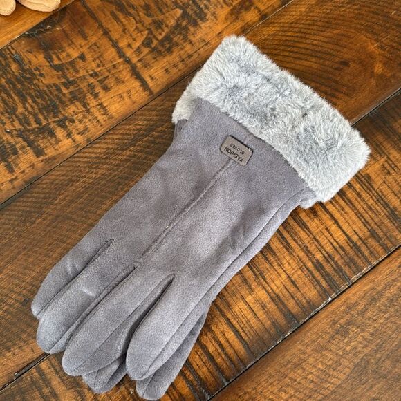 Set of 5 Plush Touchscreen Winter Gloves - Warm Faux Suede & Faux Fur Bundle - Picture 4 of 11